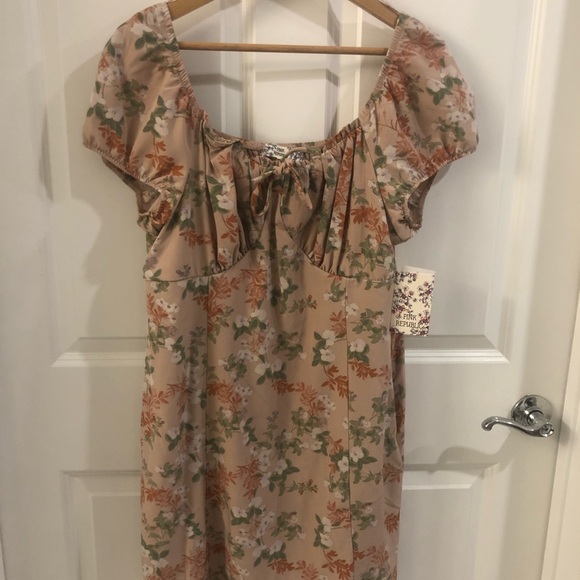 Pink Republic Pink Floral Dress with Puff Cap Sleeves - Picture 5 of 15